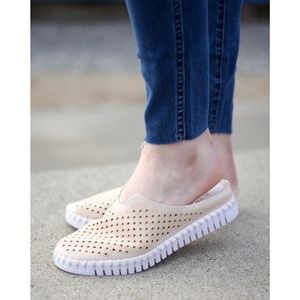 Ilse Jacobsen Tan Perforated TULIP Mules, size UK 39/ US 8